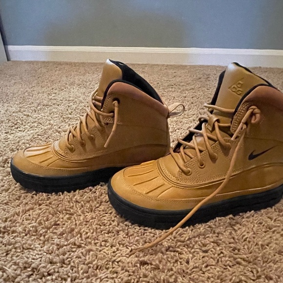 ACG Nike Boots - Picture 3 of 12